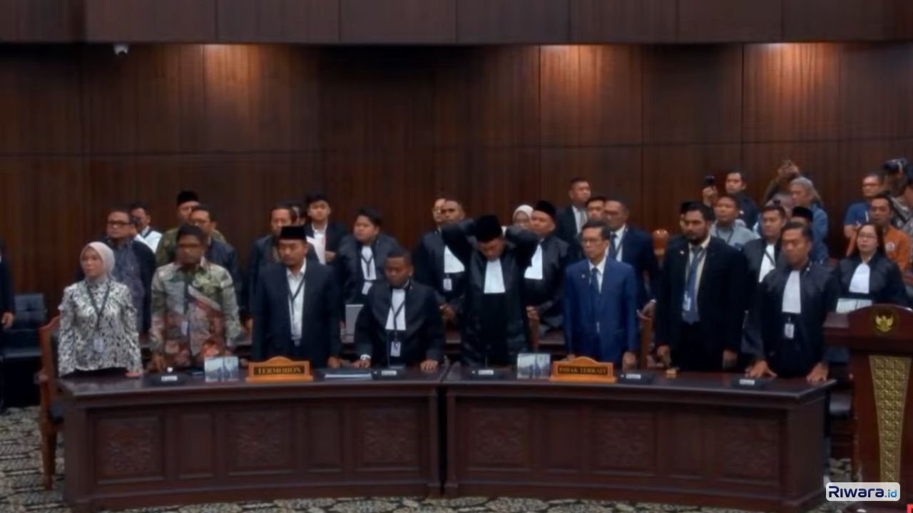 Mahkamah Konstitusi membacakan putusan perkara PHPU Pilpres 2026 yang mempersoalkan syarat pencalonan Gibran Rakabuming Raka Selasa 6 Oktober 2026 malam